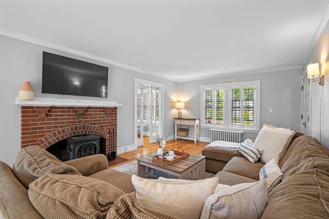 18 Pickwick Road, Marblehead, MA 01945
