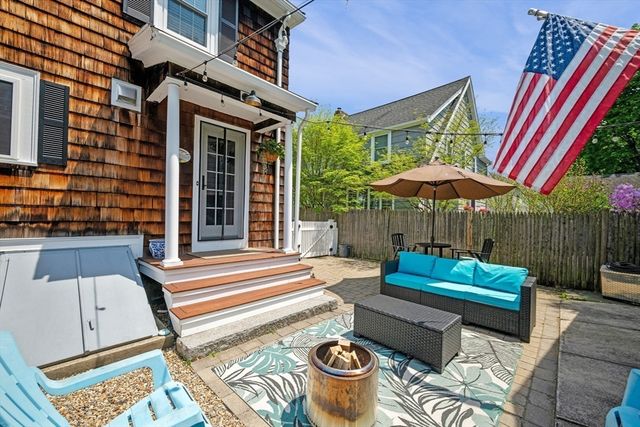 18 Pickwick Road, Marblehead, MA 01945