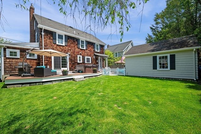 18 Pickwick Road, Marblehead, MA 01945