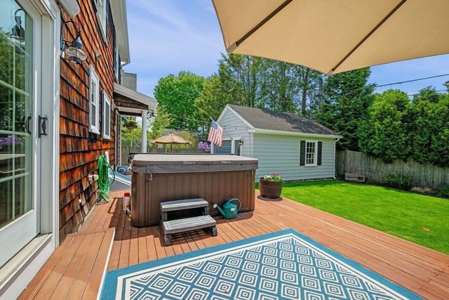 18 Pickwick Road, Marblehead, MA 01945