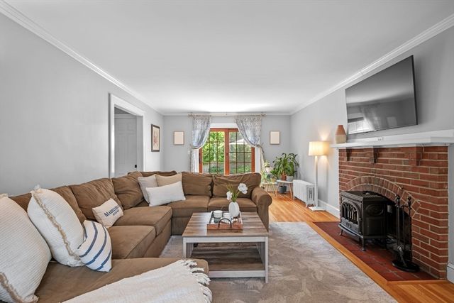 18 Pickwick Road, Marblehead, MA 01945