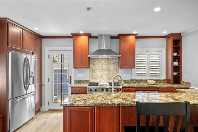 18 Pickwick Road, Marblehead, MA 01945