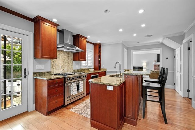 18 Pickwick Road, Marblehead, MA 01945