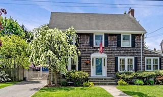 18 Pickwick Road, Marblehead, MA 01945