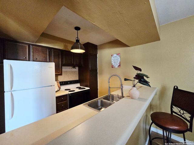 8702 Village Dr Apt 143, San Antonio, TX 78217