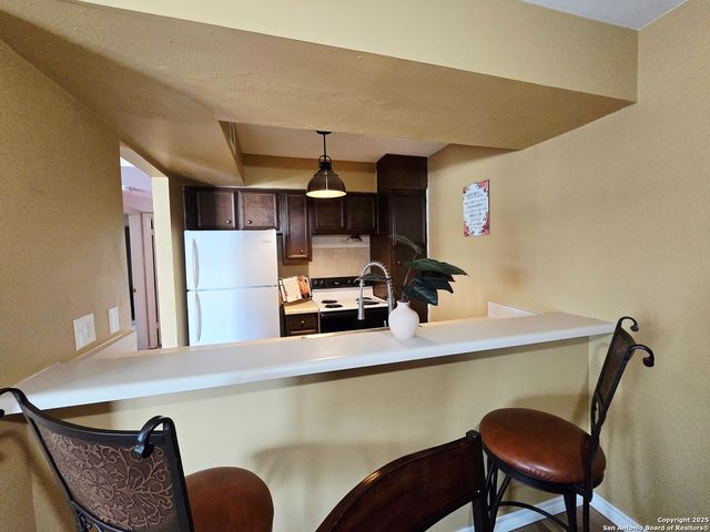 8702 Village Dr Apt 143, San Antonio, TX 78217
