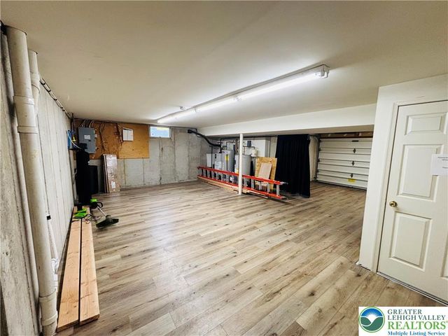 203 East Emmaus Avenue, Salisbury Twp, PA 18103