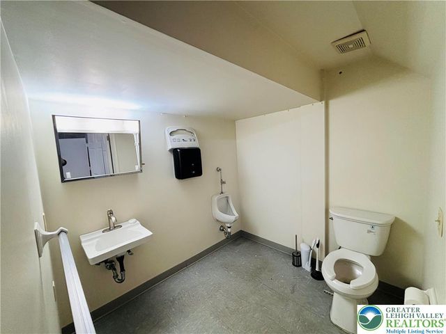 203 East Emmaus Avenue, Salisbury Twp, PA 18103