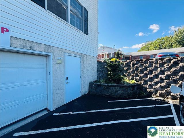 203 East Emmaus Avenue, Salisbury Twp, PA 18103