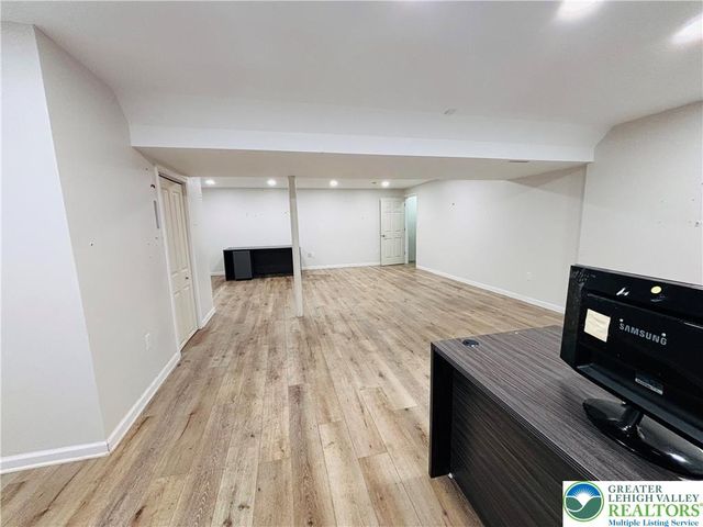 203 East Emmaus Avenue, Salisbury Twp, PA 18103