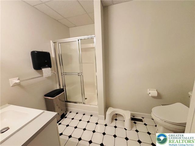 203 East Emmaus Avenue, Salisbury Twp, PA 18103