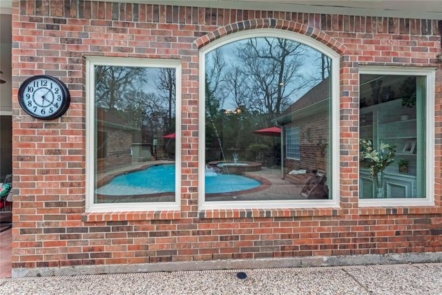 2313 Carriage Run E, Conroe, TX 77384