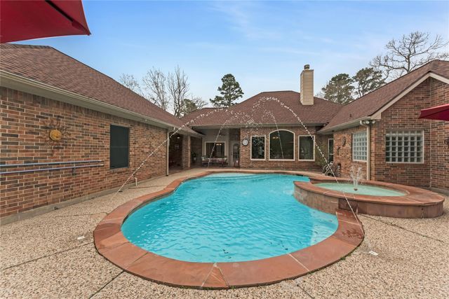 2313 Carriage Run E, Conroe, TX 77384
