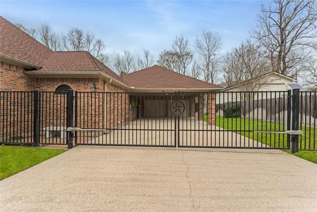 2313 Carriage Run E, Conroe, TX 77384