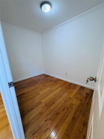 138-29 Jewel Ave 3D, Flushing, NY 11367