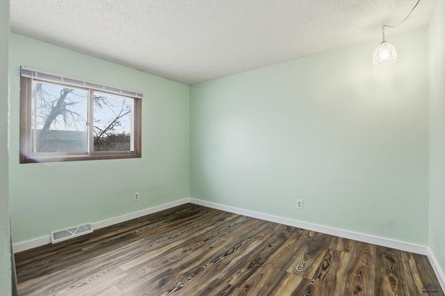 3643 IVY AVE, Rapid City, SD 57701