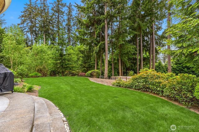 5976 NE Whitmore Way, Bainbridge Island, WA 98110