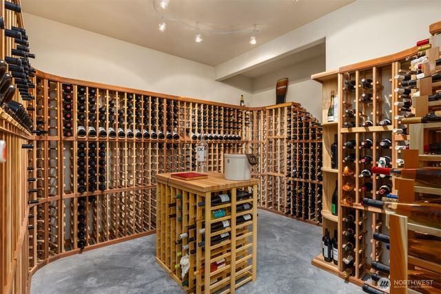 5976 NE Whitmore Way, Bainbridge Island, WA 98110