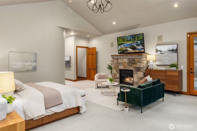 5976 NE Whitmore Way, Bainbridge Island, WA 98110