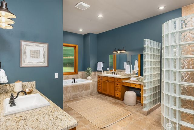 5976 NE Whitmore Way, Bainbridge Island, WA 98110