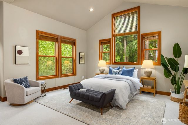 5976 NE Whitmore Way, Bainbridge Island, WA 98110