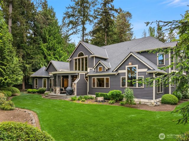 5976 NE Whitmore Way, Bainbridge Island, WA 98110