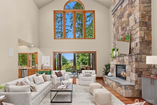5976 NE Whitmore Way, Bainbridge Island, WA 98110