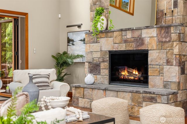 5976 NE Whitmore Way, Bainbridge Island, WA 98110