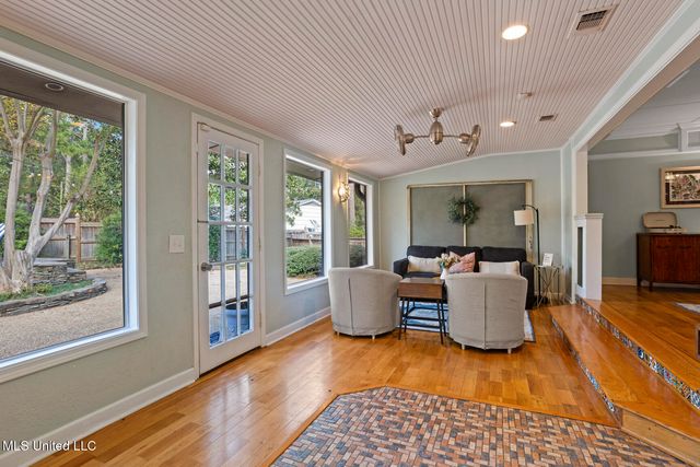 4215 Athens Drive, Jackson, MS 39211