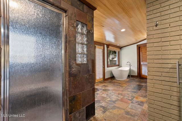 4215 Athens Drive, Jackson, MS 39211