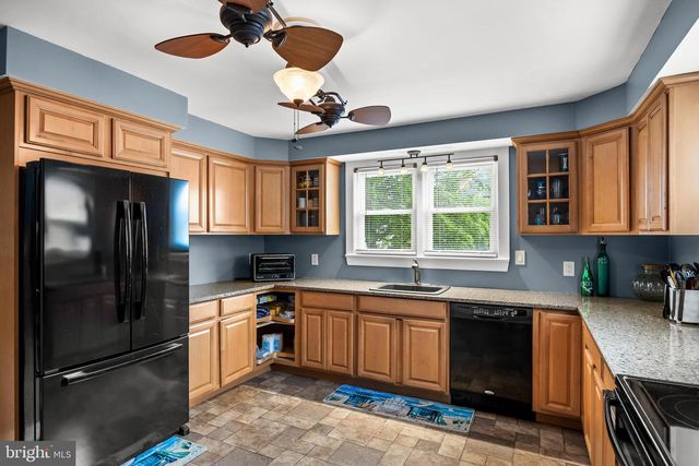 23 W MILL RD, Maple Shade, NJ 08052
