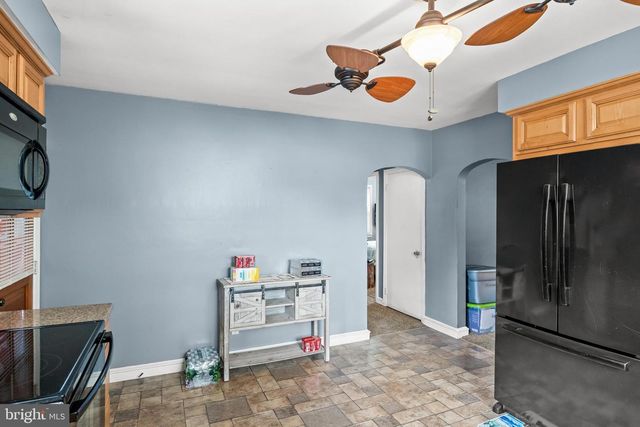 23 W MILL RD, Maple Shade, NJ 08052