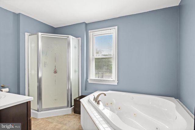 23 W MILL RD, Maple Shade, NJ 08052