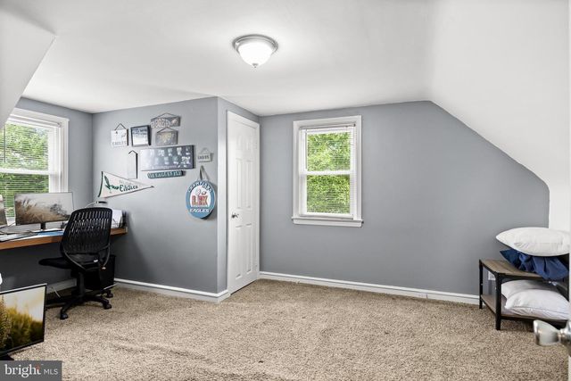 23 W MILL RD, Maple Shade, NJ 08052
