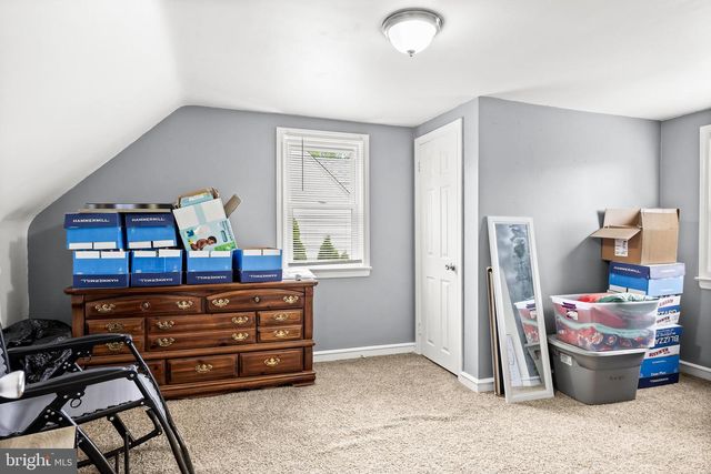 23 W MILL RD, Maple Shade, NJ 08052