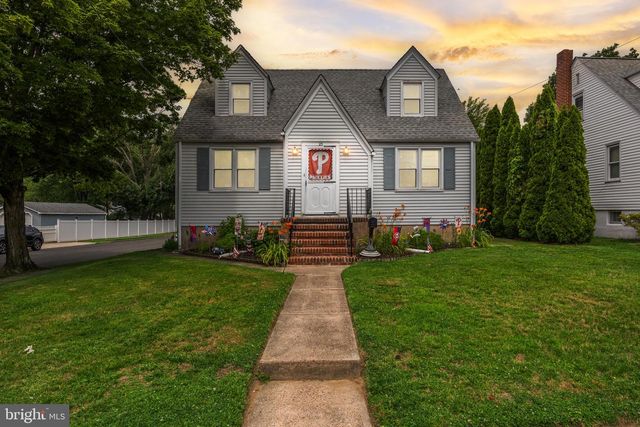 23 W MILL RD, Maple Shade, NJ 08052