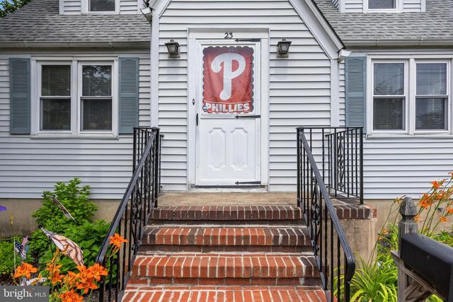 23 W MILL RD, Maple Shade, NJ 08052