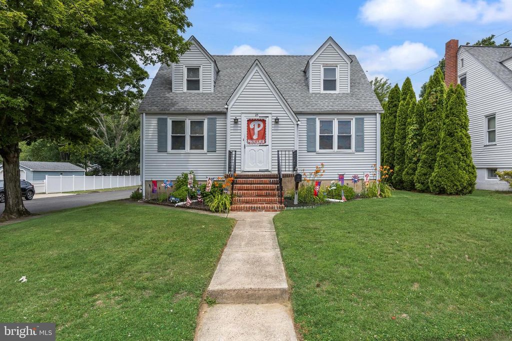 23 W MILL RD, Maple Shade, NJ 08052