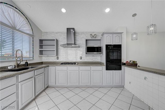 2268 Welsey Manor Drive, Las Vegas, NV 89156