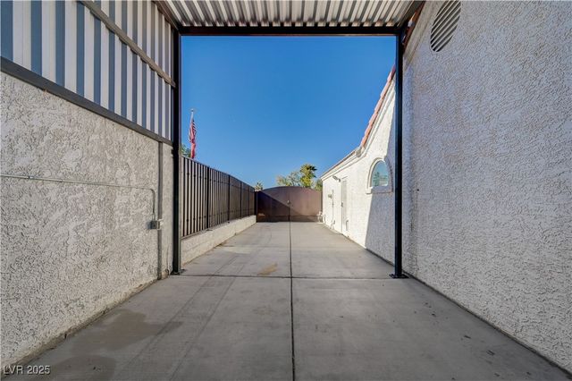 2268 Welsey Manor Drive, Las Vegas, NV 89156