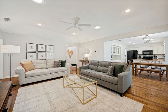 8420 Christie Drive, Frisco, TX 75033