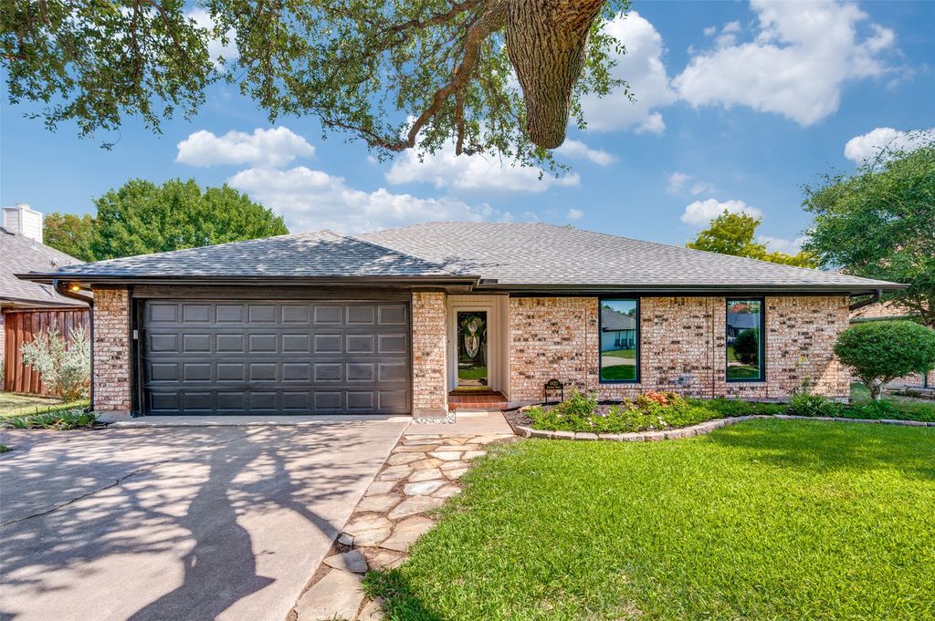 8420 Christie Drive, Frisco, TX 75033