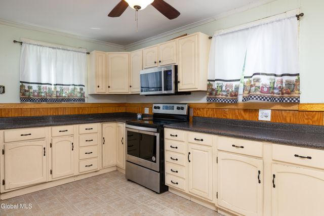 20 Walnut Street, Glens Falls, NY 12801