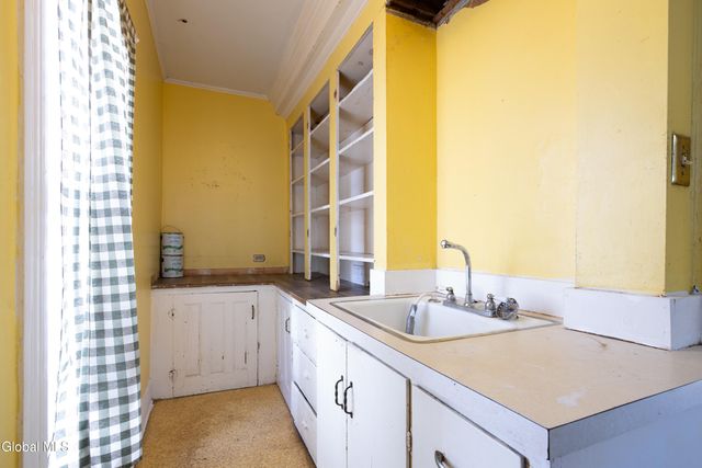 20 Walnut Street, Glens Falls, NY 12801