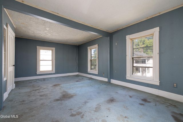 20 Walnut Street, Glens Falls, NY 12801