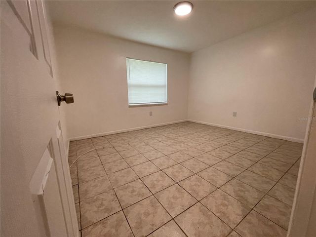 10405 N JASMINE AVENUE, Tampa, FL 33612