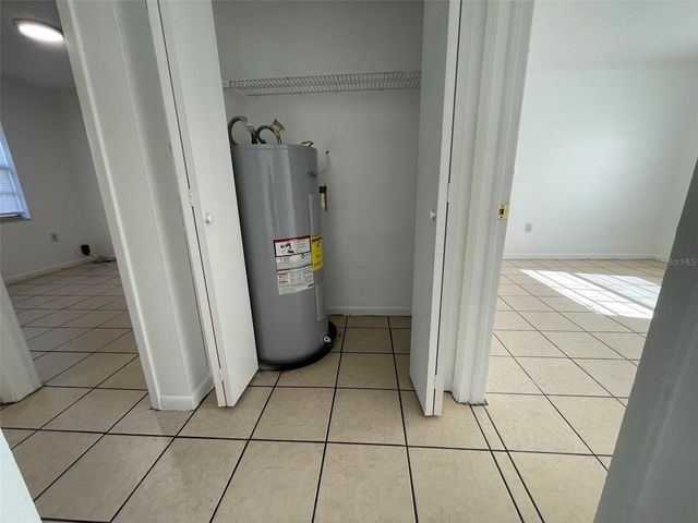 10405 N JASMINE AVENUE, Tampa, FL 33612