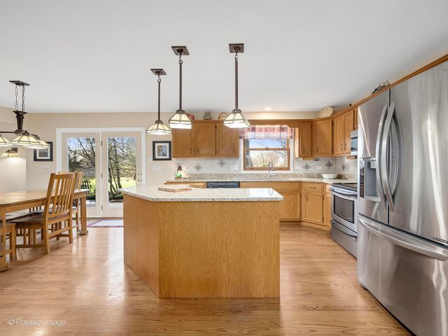 230 Plumtree Lane, West Chicago, IL 60185