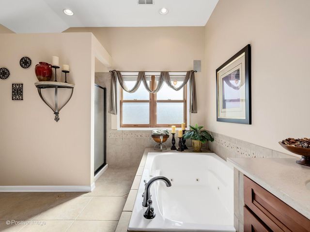 230 Plumtree Lane, West Chicago, IL 60185