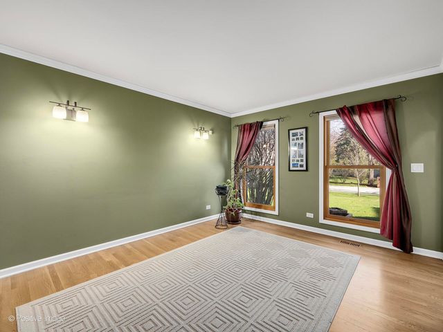 230 Plumtree Lane, West Chicago, IL 60185